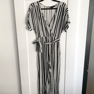 ATMOSPHERE White and black striped jumpsuit